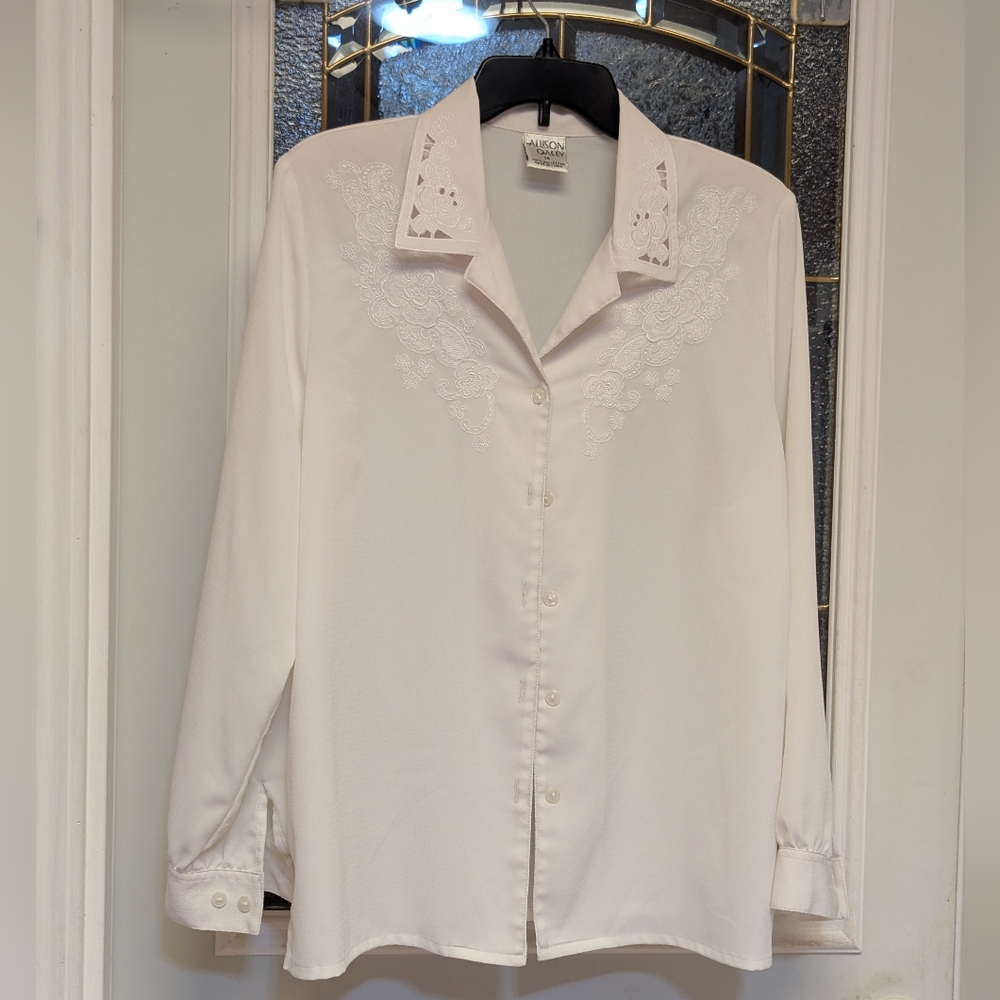 S450 Allison Daley White Button Down Shirt with Lace Accents